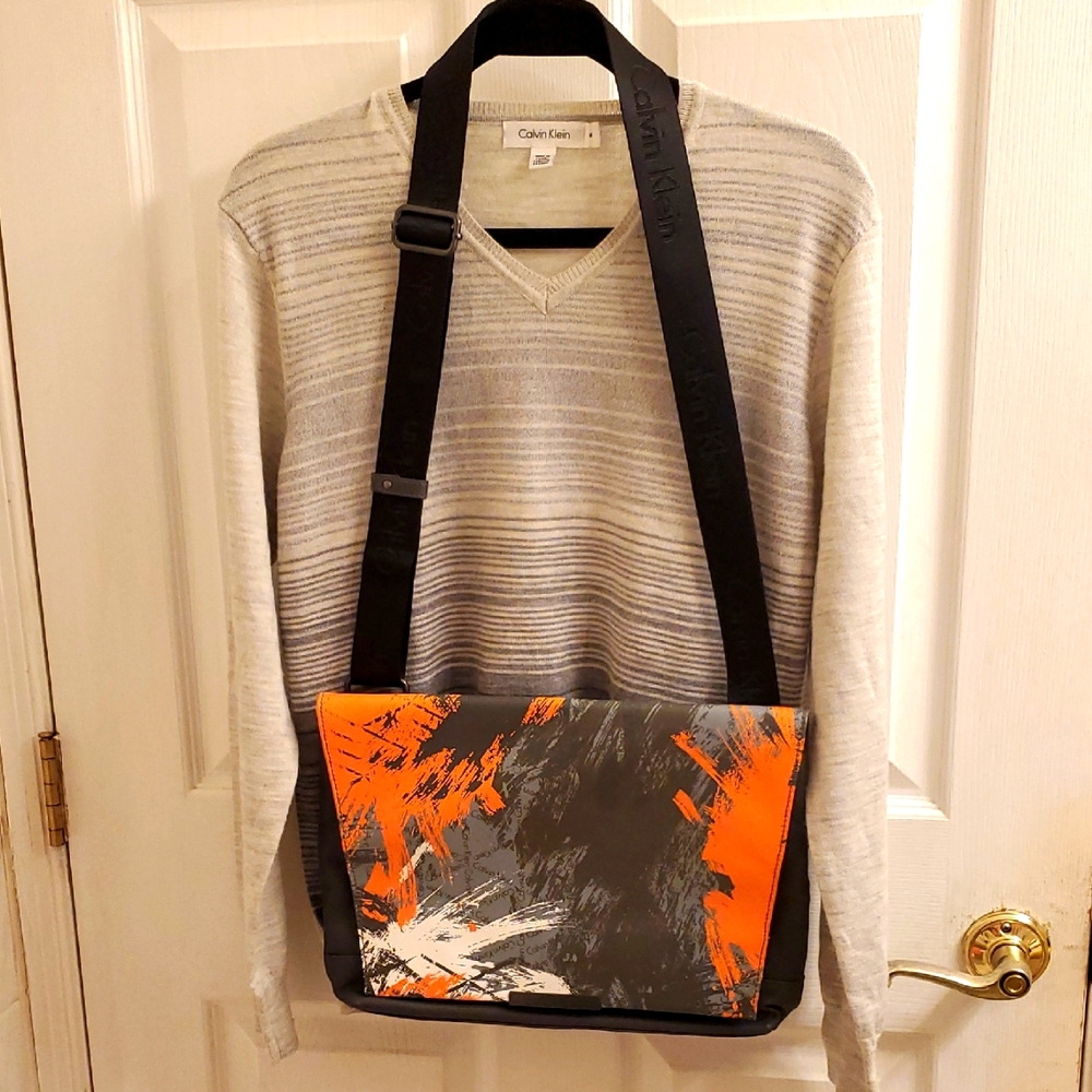 Calvin Klein Mens Sweater AND Cool Satchel Bag!